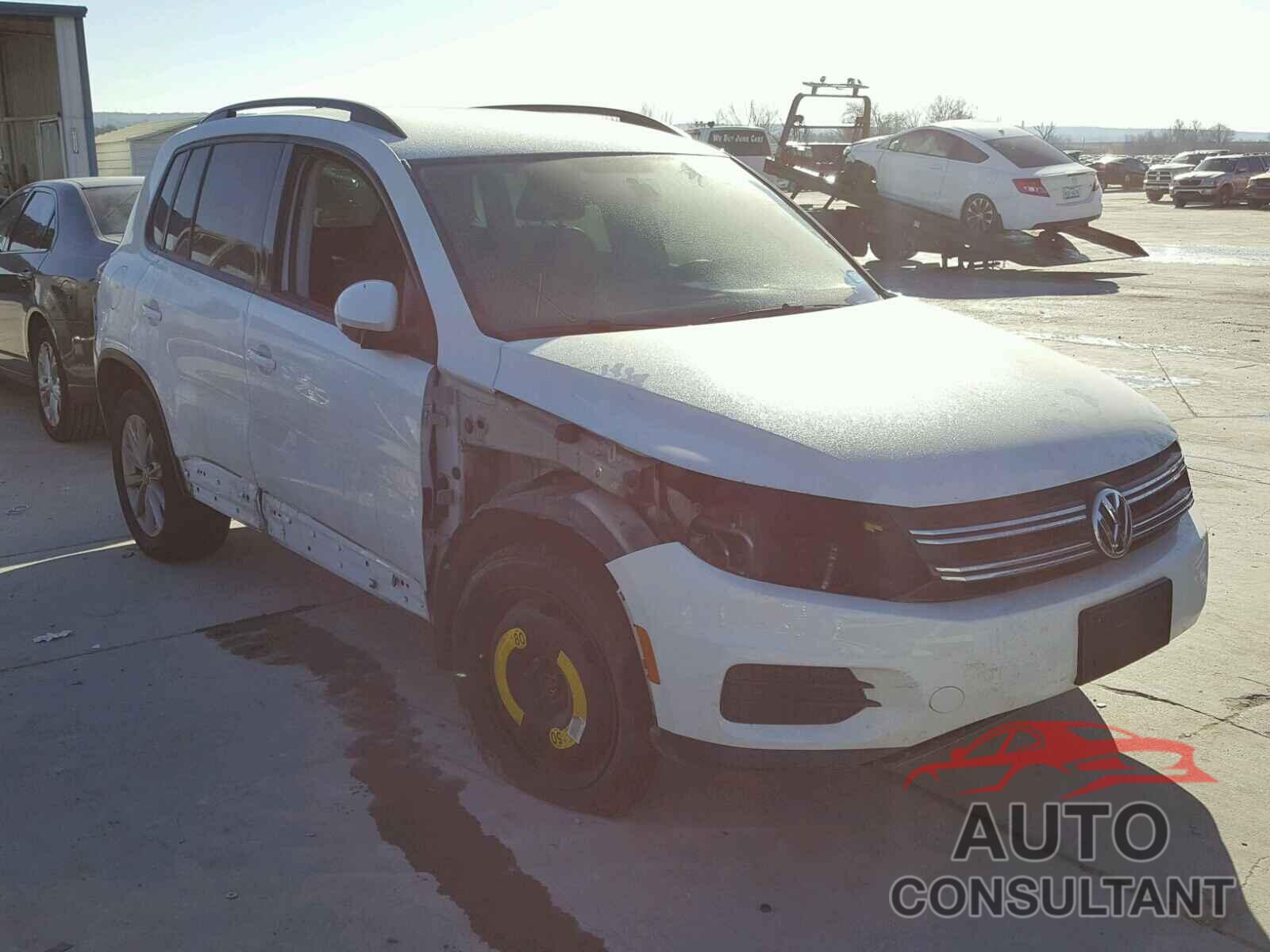 VOLKSWAGEN TIGUAN 2015 - WVGAV7AX4FW545792