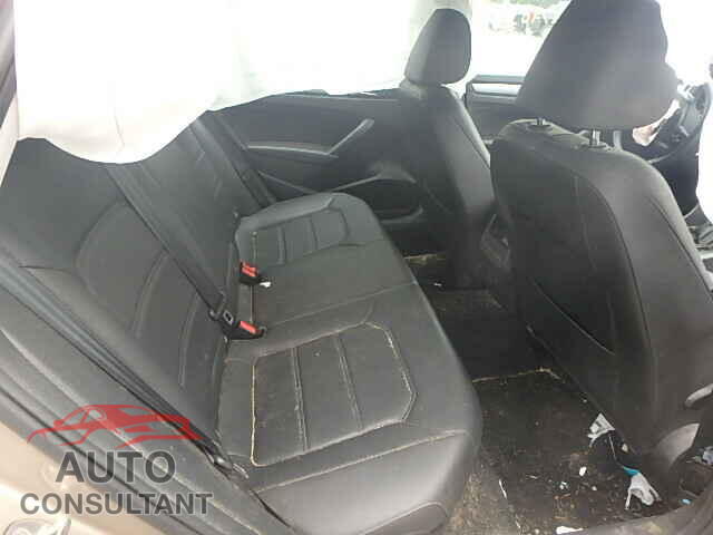 VOLKSWAGEN PASSAT 2015 - 1VWAT7A37FC018240