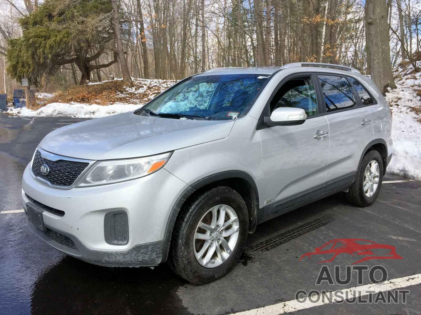 KIA SORENTO LX 2015 - 3N1CN7AP8GL833306