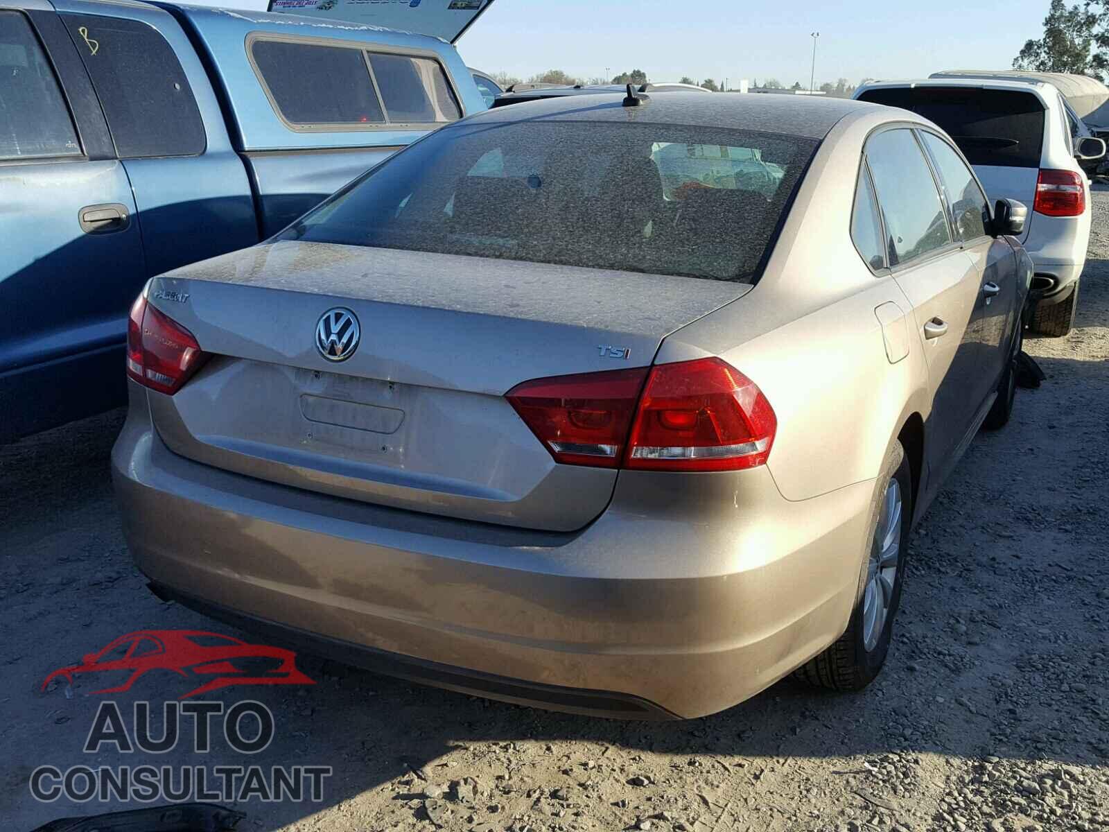 VOLKSWAGEN PASSAT 2015 - 1VWAT7A33FC081335