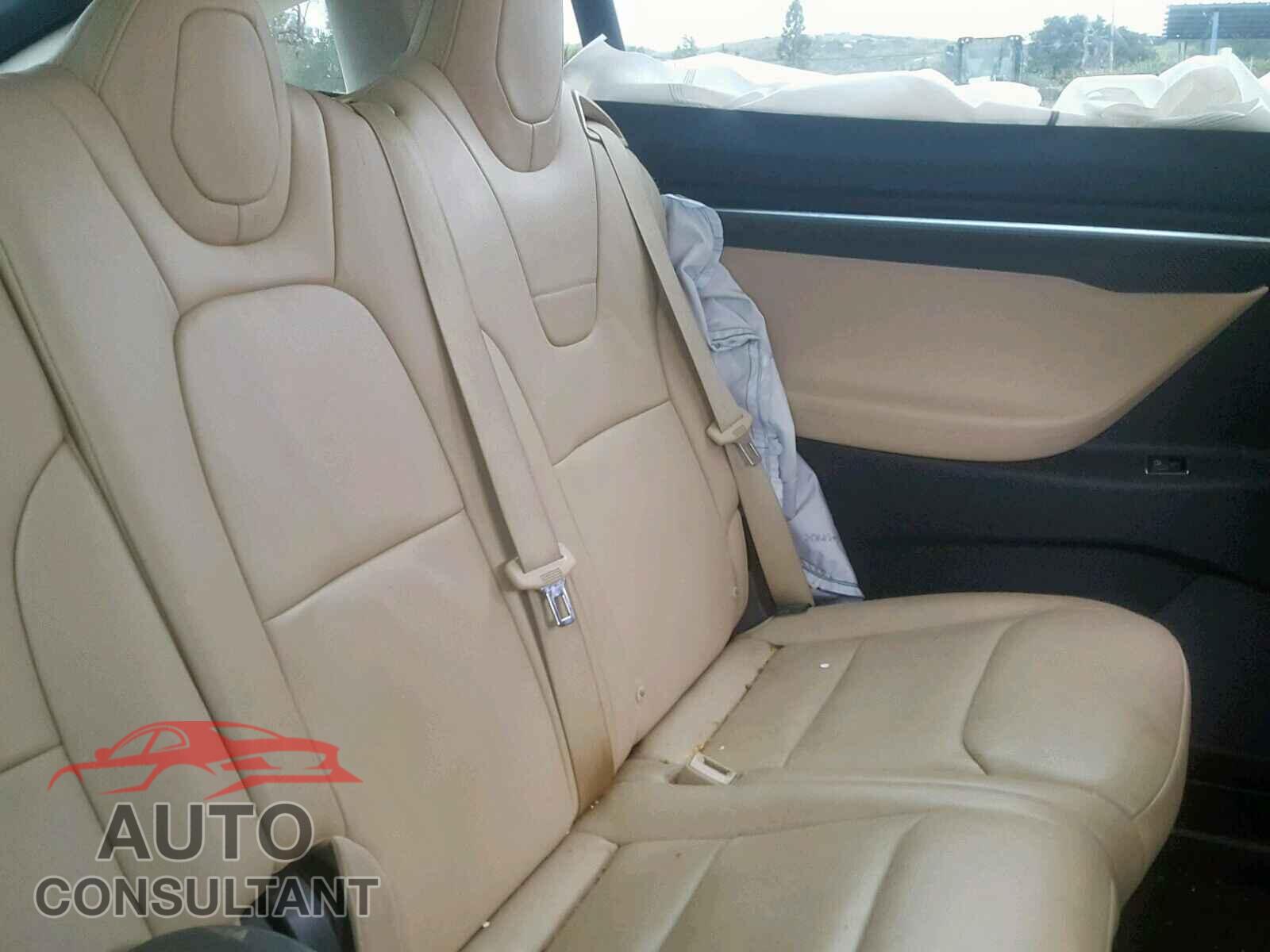 TESLA MODEL X 2017 - 5YJXCDE22HF049009
