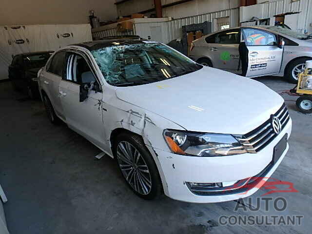 VOLKSWAGEN PASSAT 2015 - 1VWBS7A30FC019169