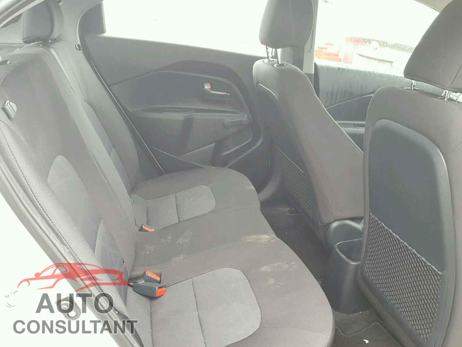KIA RIO 2016 - KNADM5A38G6579318