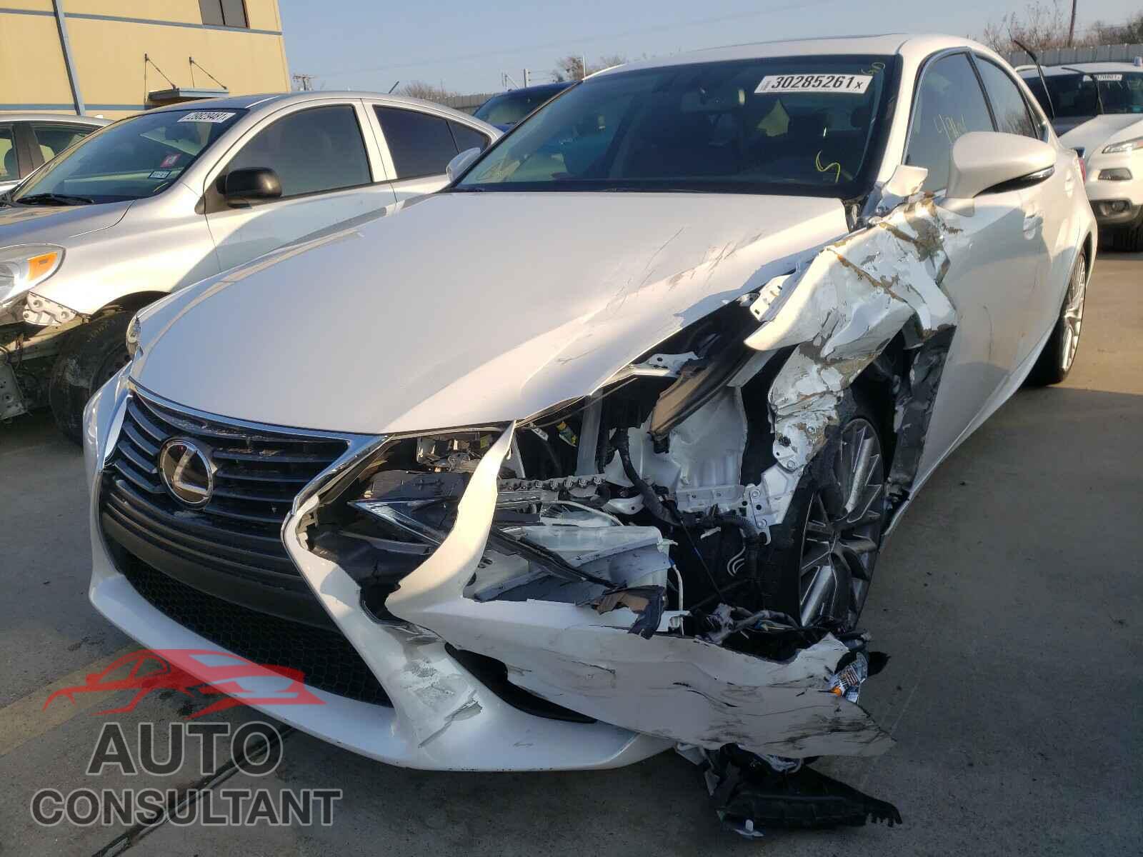 LEXUS IS 2016 - JTHBA1D24G5031836