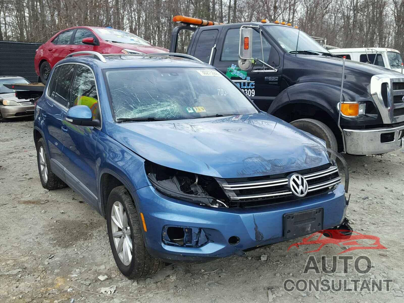 VOLKSWAGEN TIGUAN 2017 - WVGRV7AX7HW504403