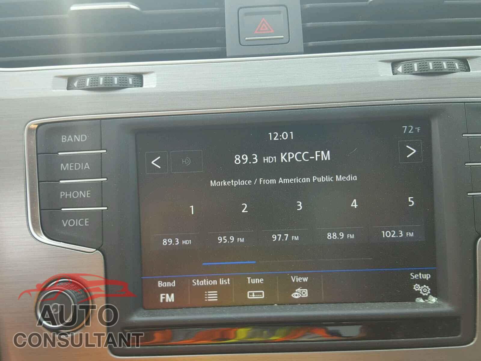 VOLKSWAGEN GOLF 2017 - 3VW217AU6HM025717