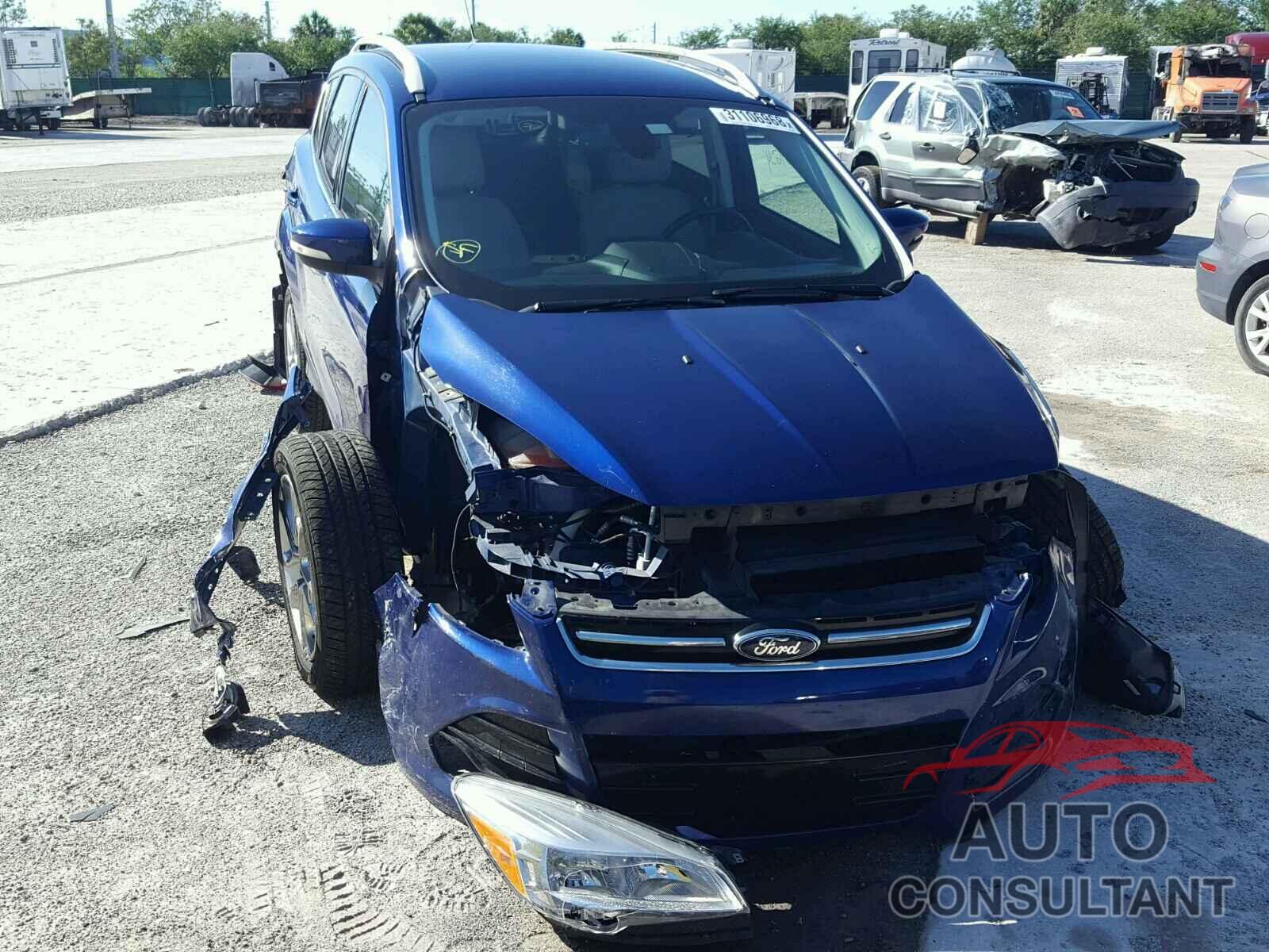 FORD ESCAPE 2015 - 1FMCU0J9XFUA69032