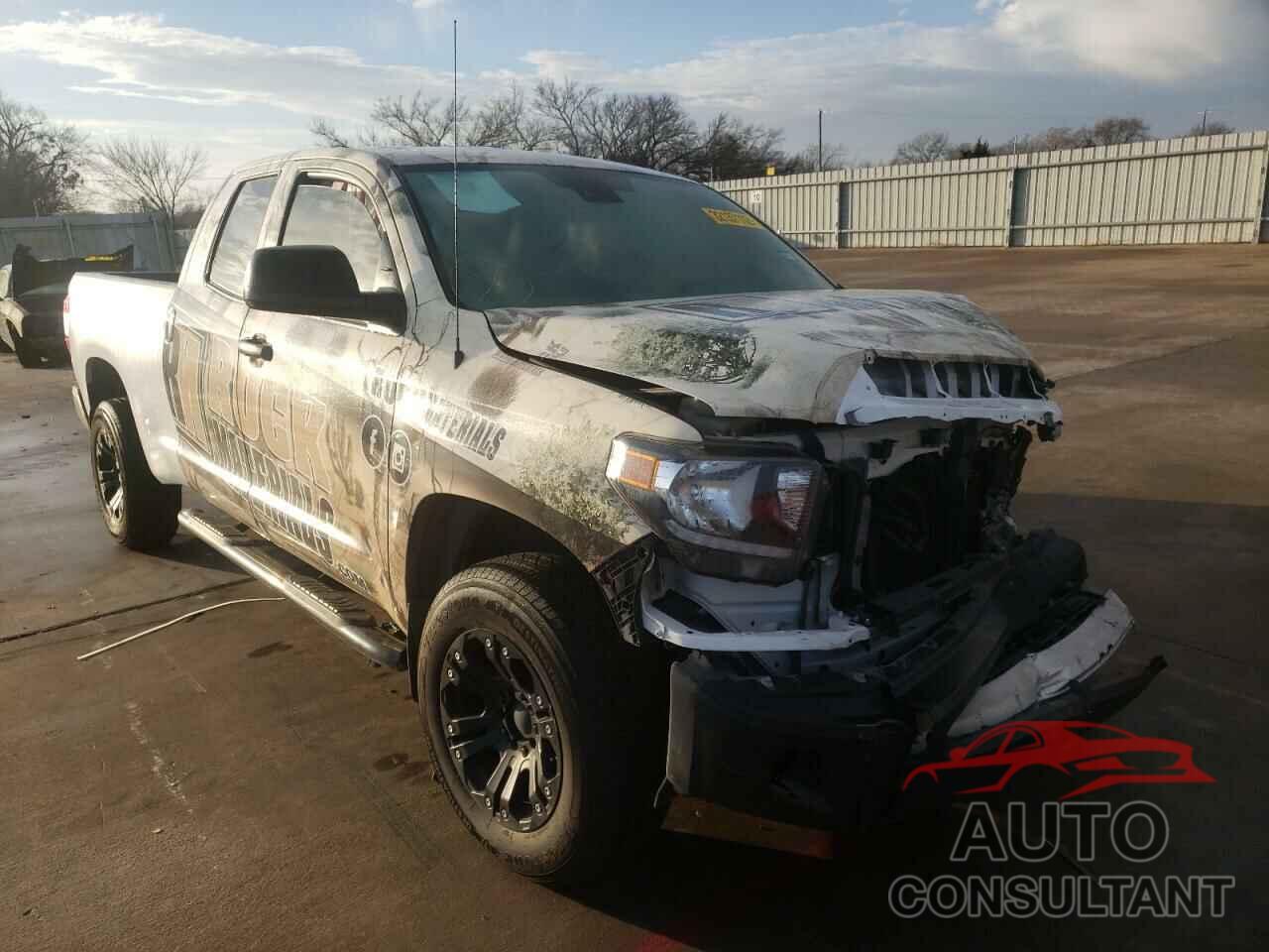 TOYOTA TUNDRA 2018 - 5TFUW5F11JX758421