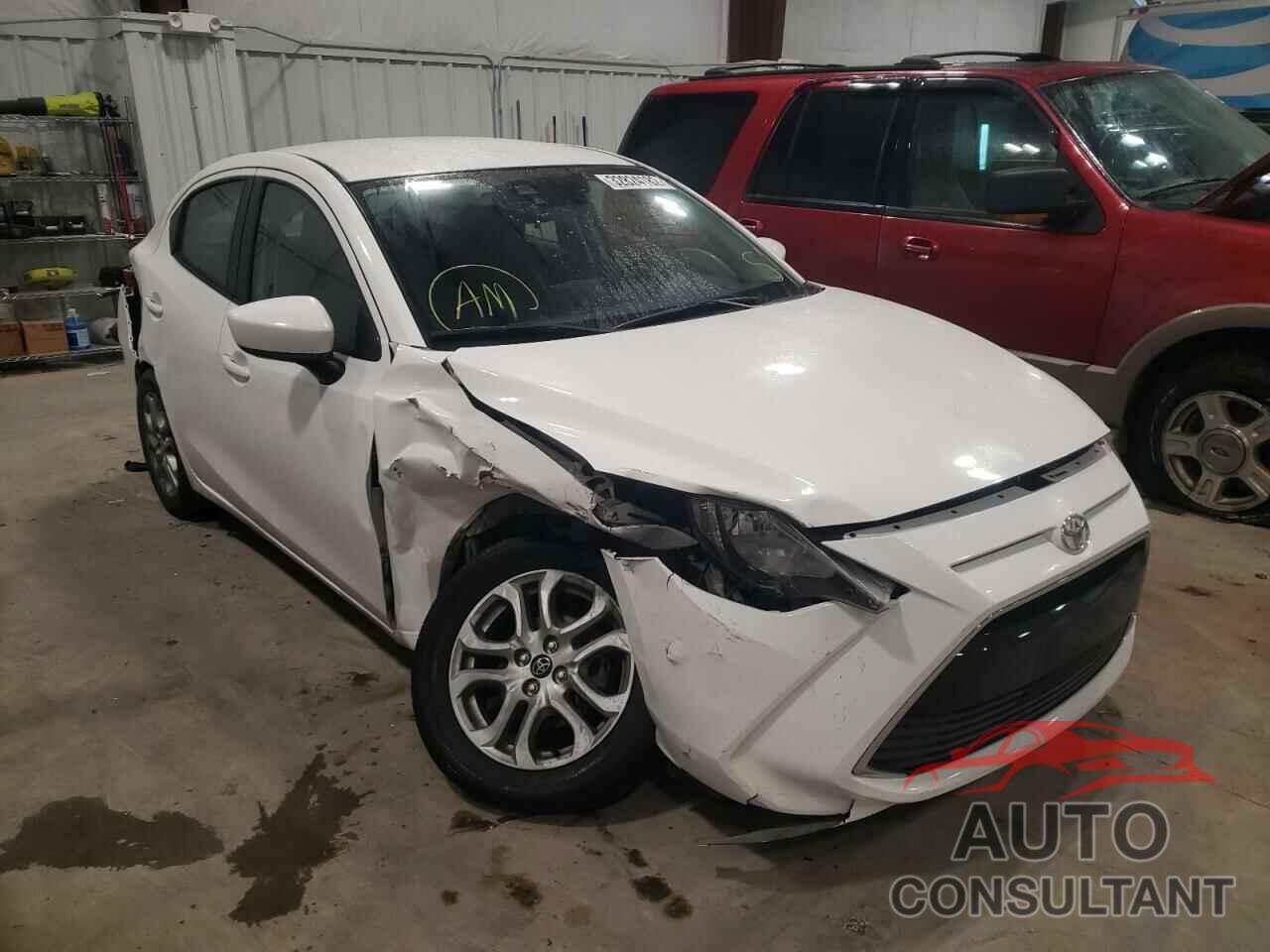 TOYOTA YARIS 2018 - 3MYDLBYV0JY329455