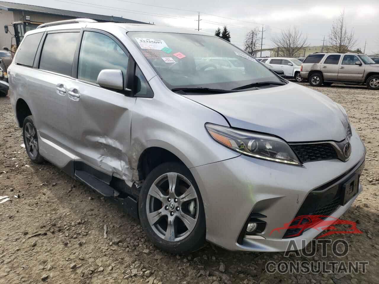 TOYOTA SIENNA 2018 - 5TDXZ3DC6JS909577