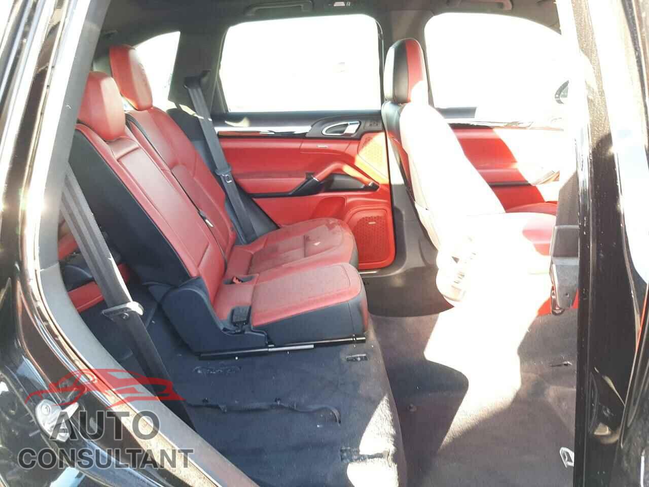 PORSCHE CAYENNE 2017 - WP1AA2A28HKA80305