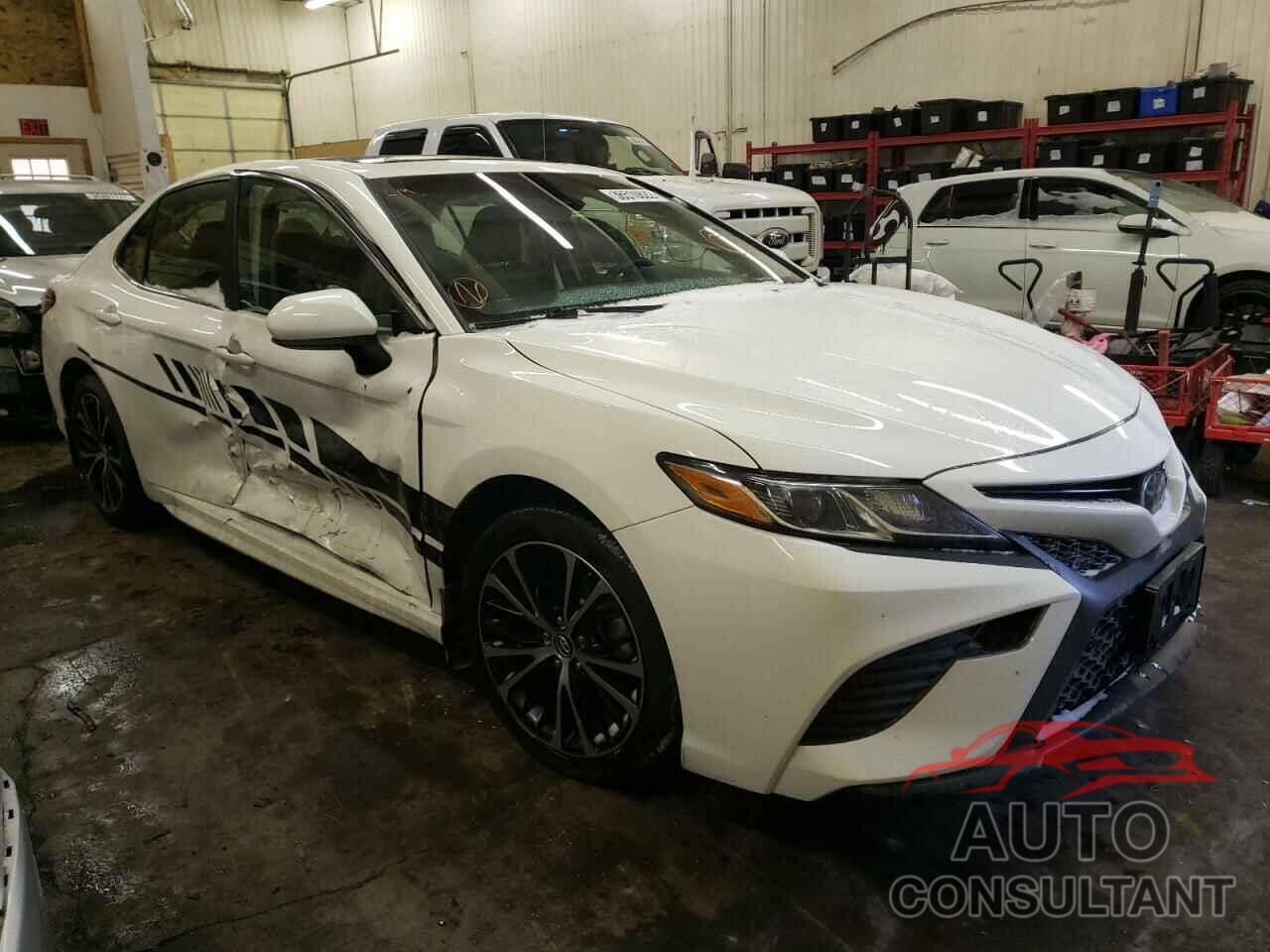 TOYOTA CAMRY 2018 - JTNB11HKXJ3044374
