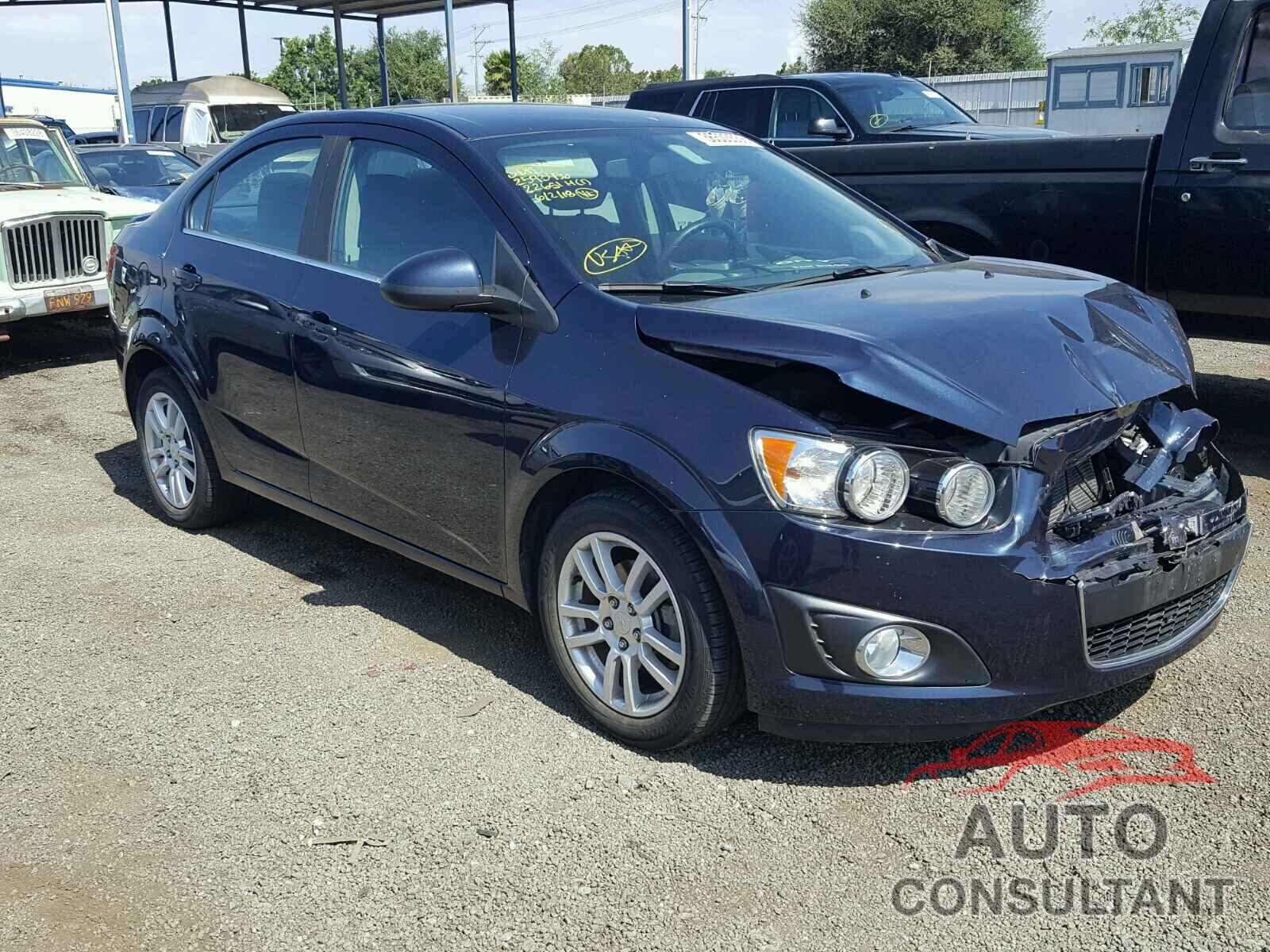 CHEVROLET SONIC 2015 - 1G1JC5SG9F4137581