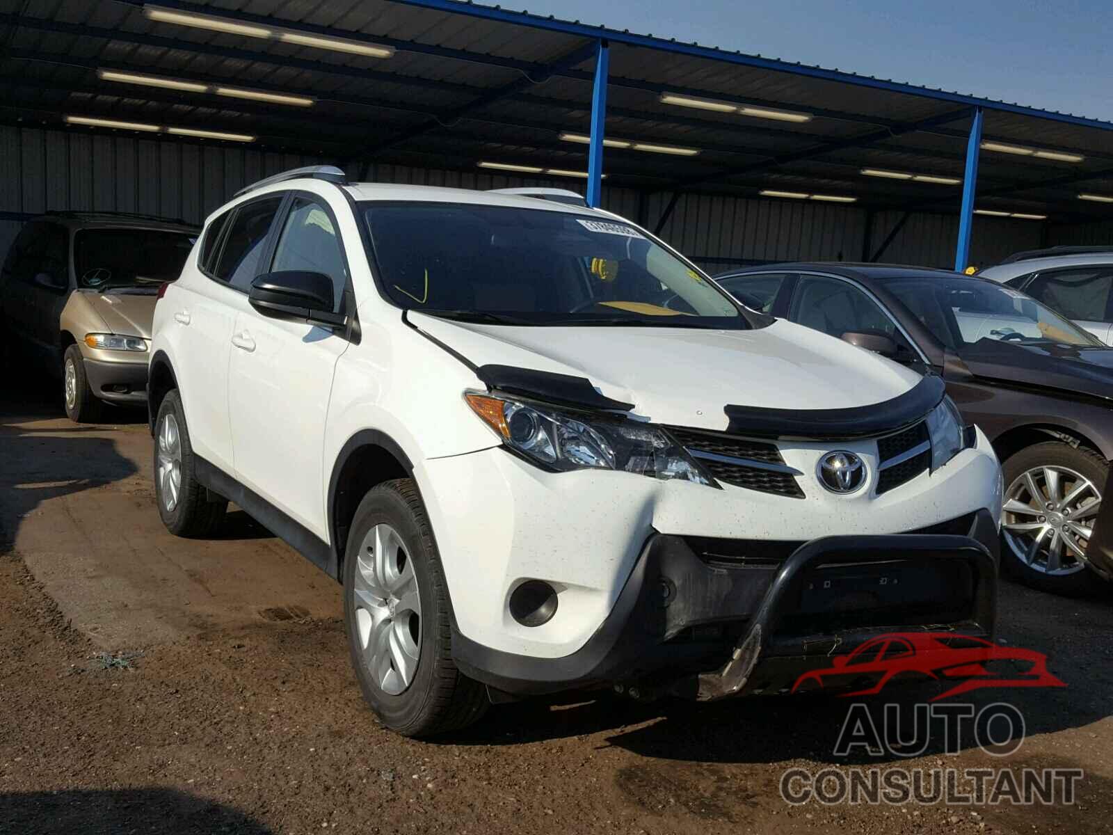 TOYOTA RAV4 LE 2015 - JTMBFREV3FJ028510