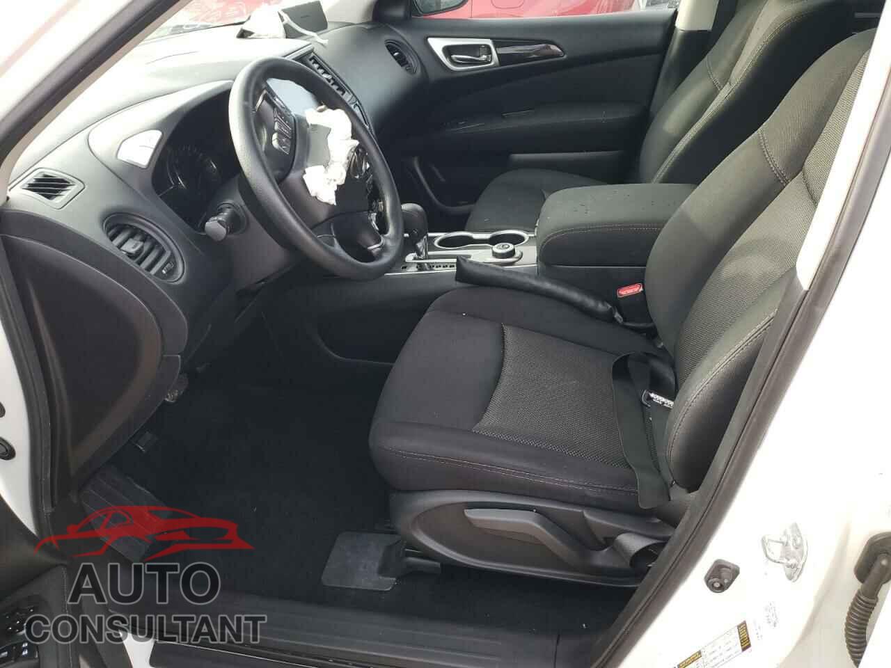 NISSAN PATHFINDER 2017 - 5N1DR2MM1HC659663