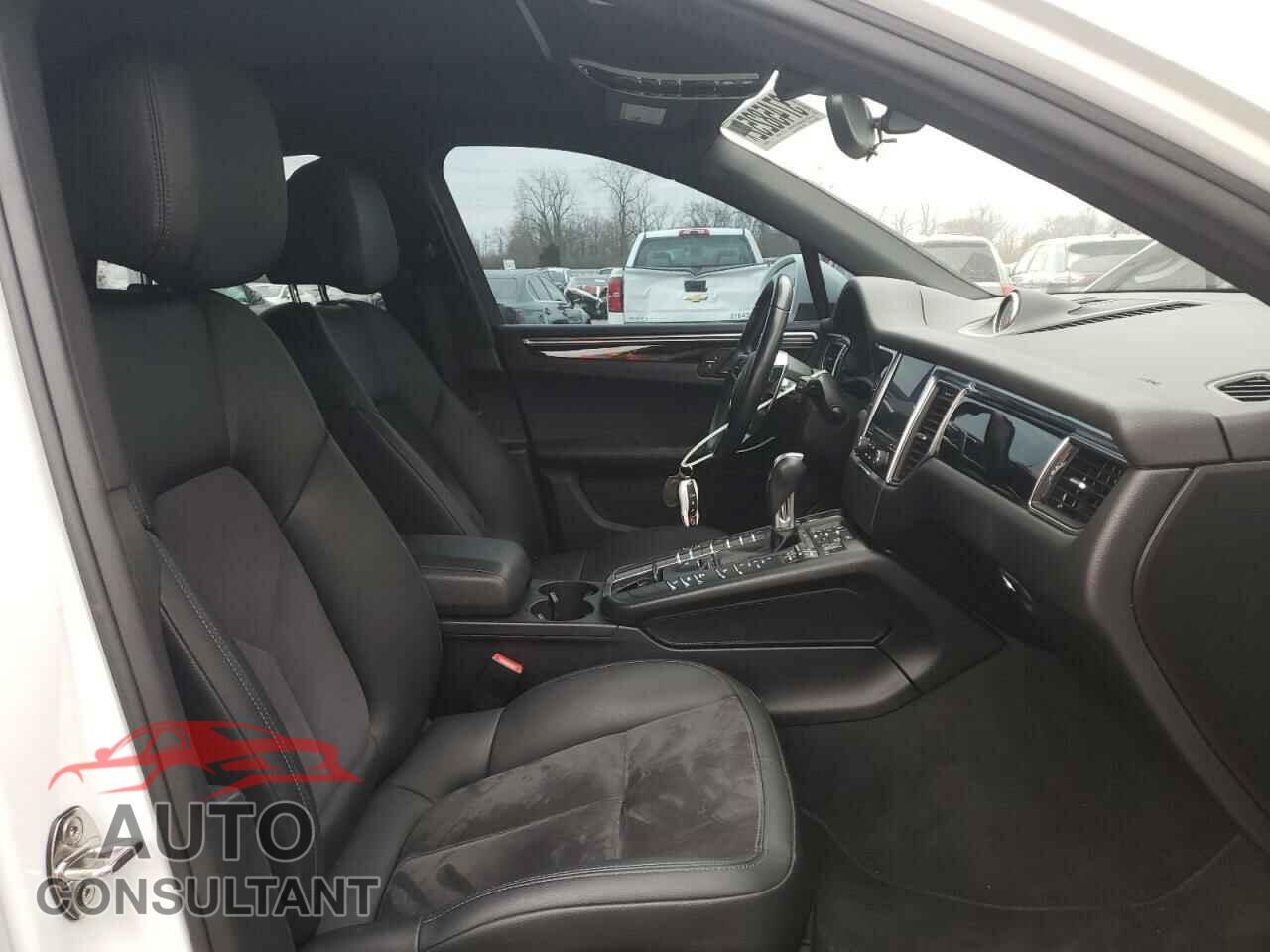 PORSCHE MACAN 2018 - WP1AA2A51JLB01375