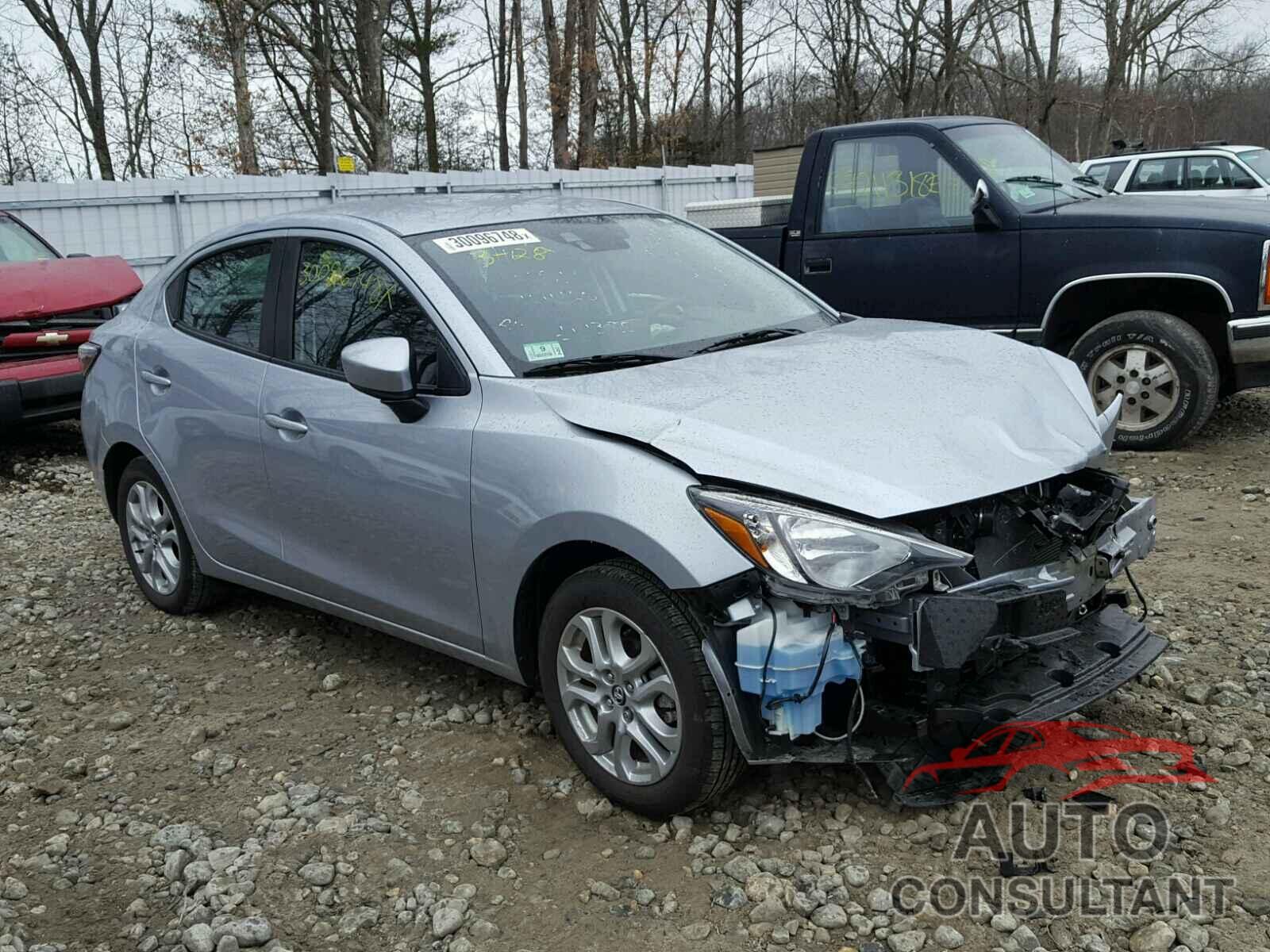 TOYOTA YARIS 2017 - 3MYDLBYV6HY181385