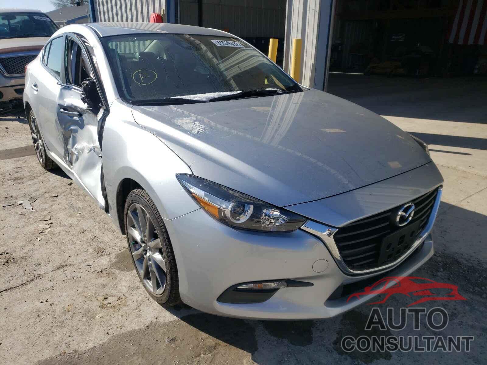 MAZDA 3 2018 - 3MZBN1V39JM196468