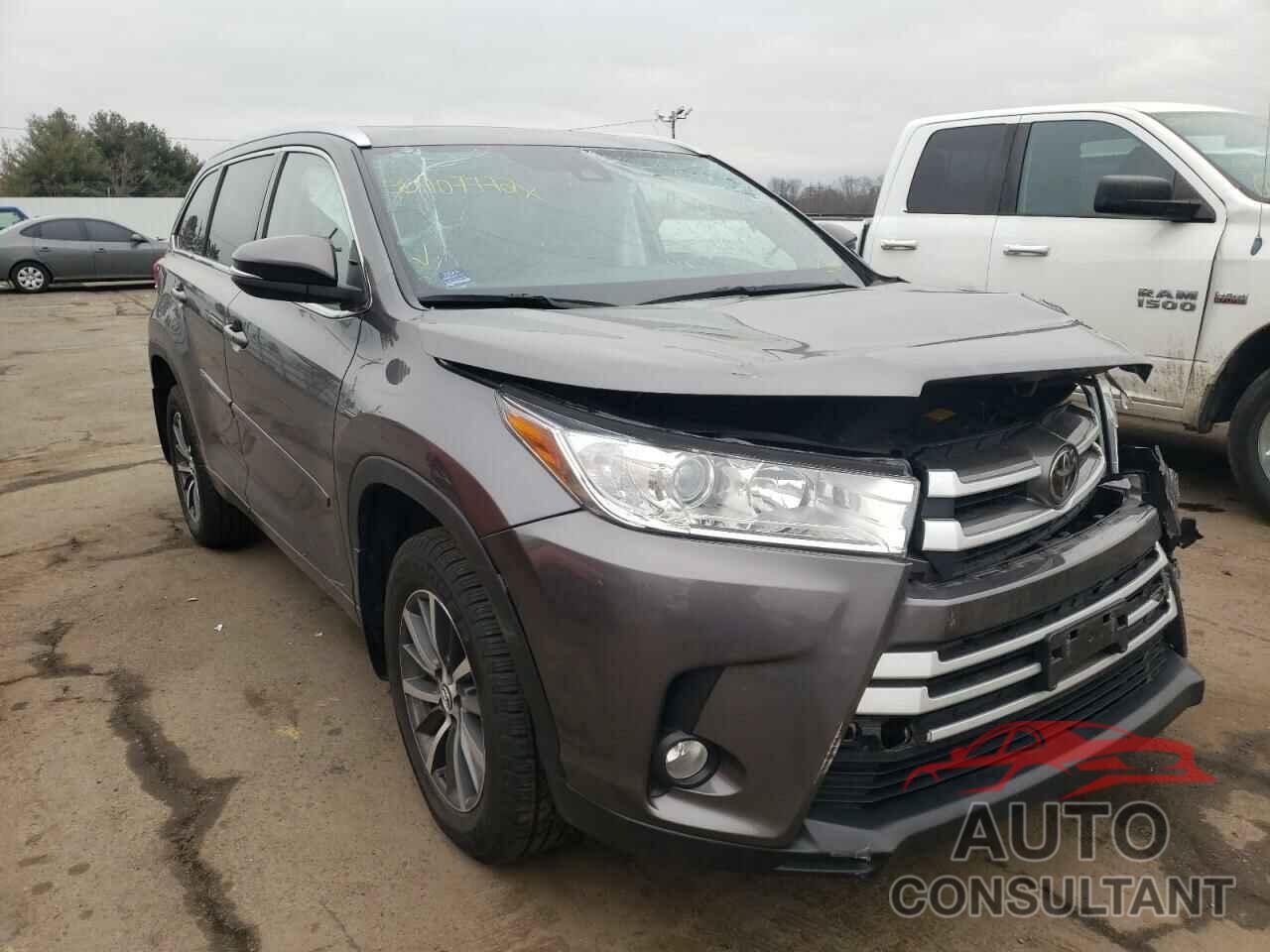 TOYOTA HIGHLANDER 2018 - 5TDJZRFHXJS858926