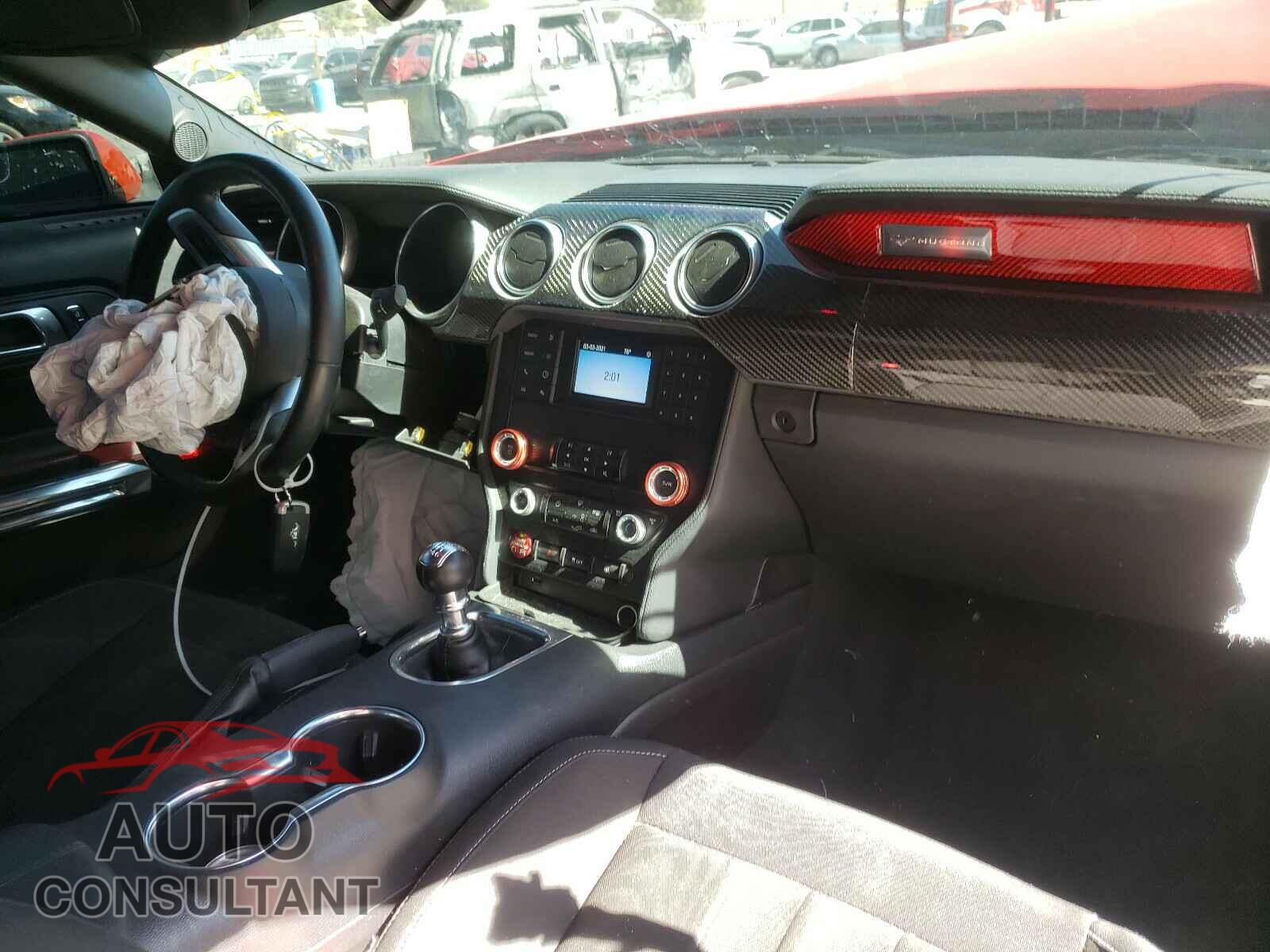 FORD MUSTANG 2019 - 1FA6P8CF9K5175105