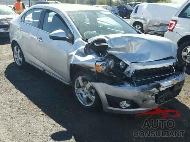 CHEVROLET SONIC 2016 - 1G1JE5SB9G4141646