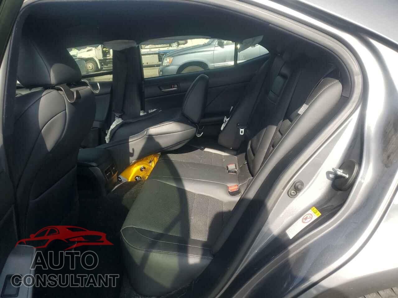 LEXUS IS 2017 - JTHBA1D23H5057202