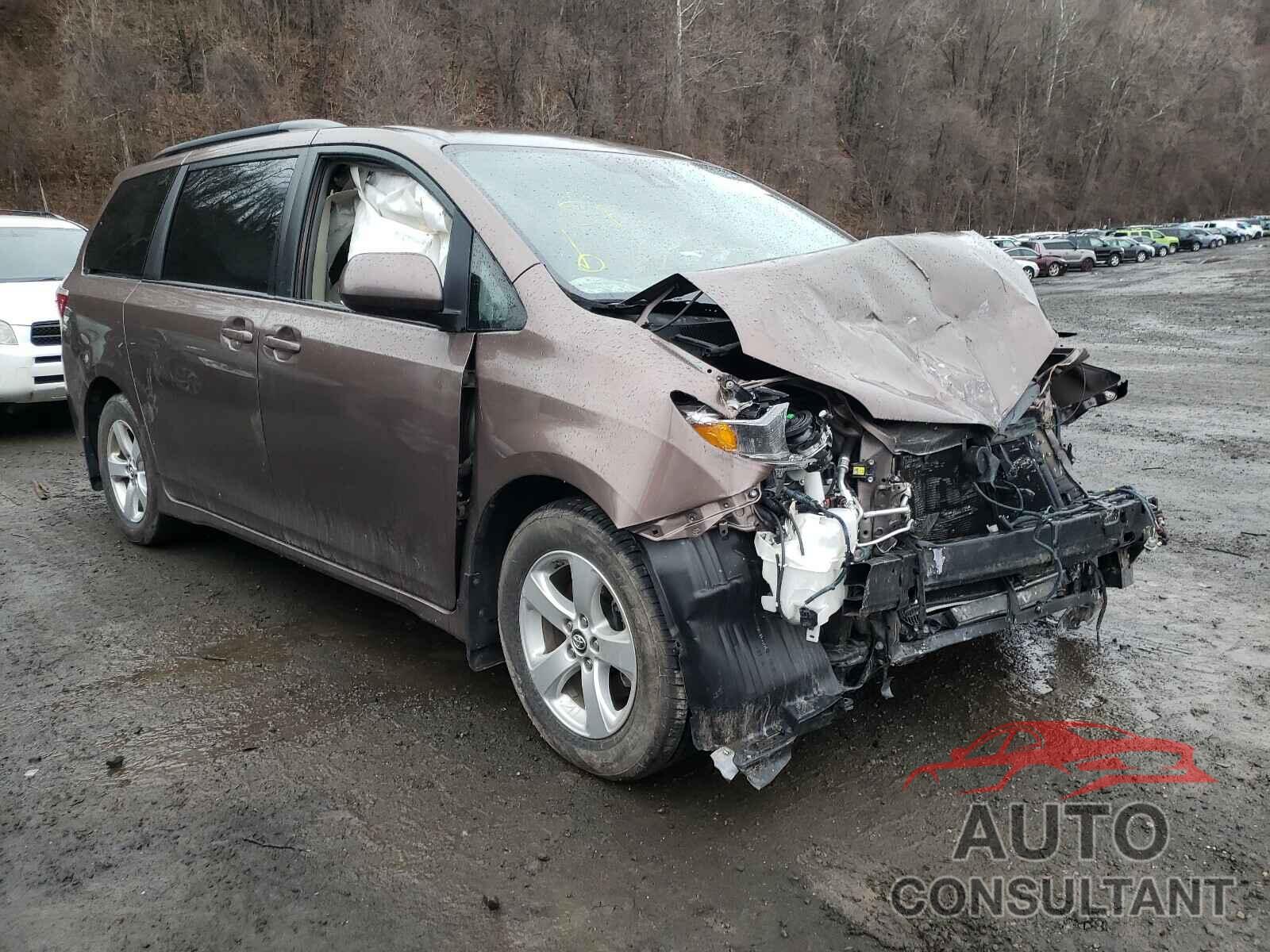 TOYOTA SIENNA 2018 - 5TDKZ3DC3JS918313