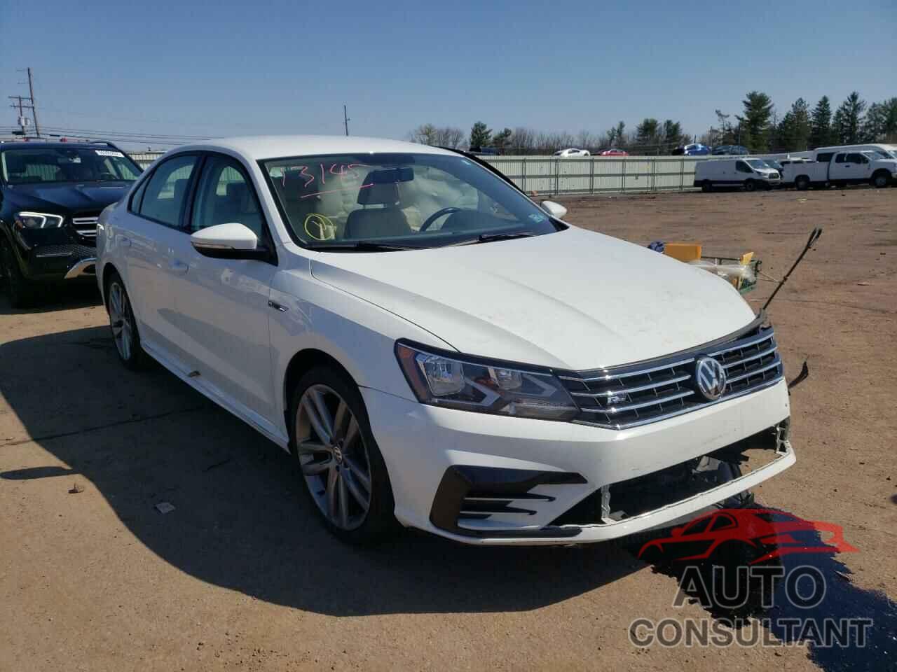 VOLKSWAGEN PASSAT 2018 - 1VWAA7A33JC025734