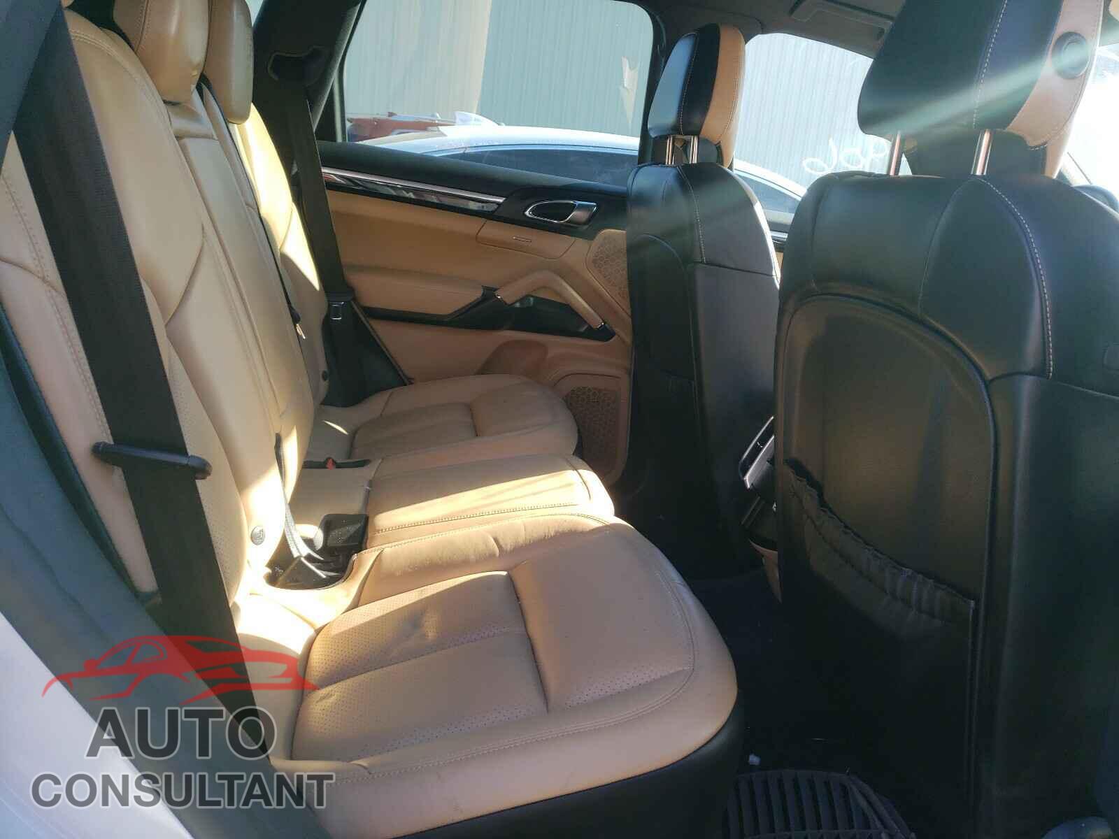 PORSCHE CAYENNE 2017 - WP1AE2A27HLA74462