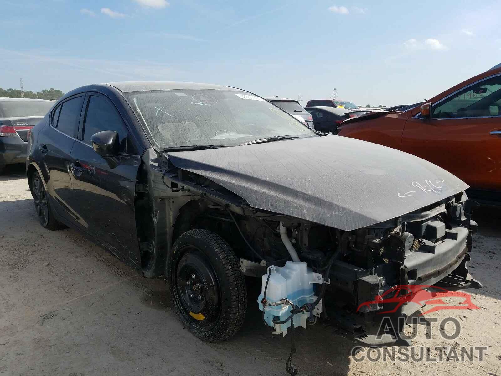 MAZDA 3 2018 - 3MZBN1V35JM192191