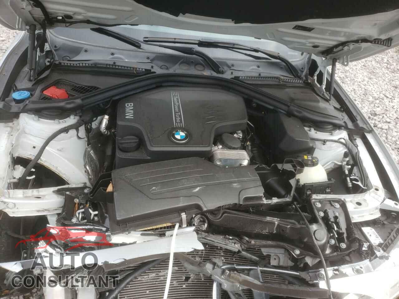 BMW 3 SERIES 2016 - WBA8E1G52GNU11194