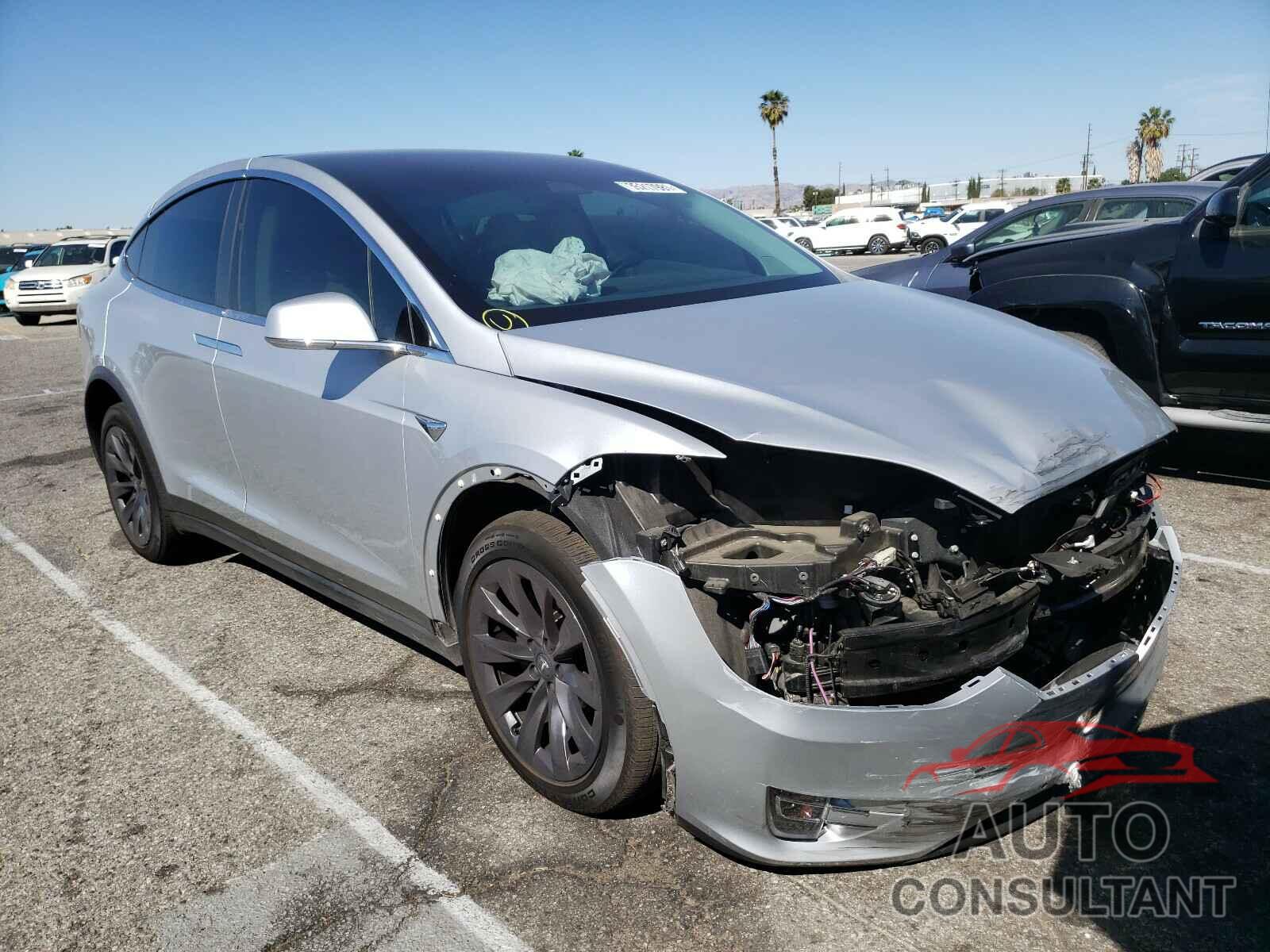 TESLA MODEL X 2019 - 5YJXCBE28KF152950