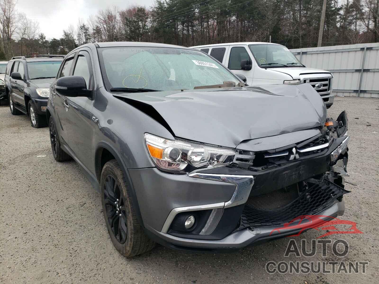 MITSUBISHI OUTLANDER 2018 - JA4AR3AU8JU004752