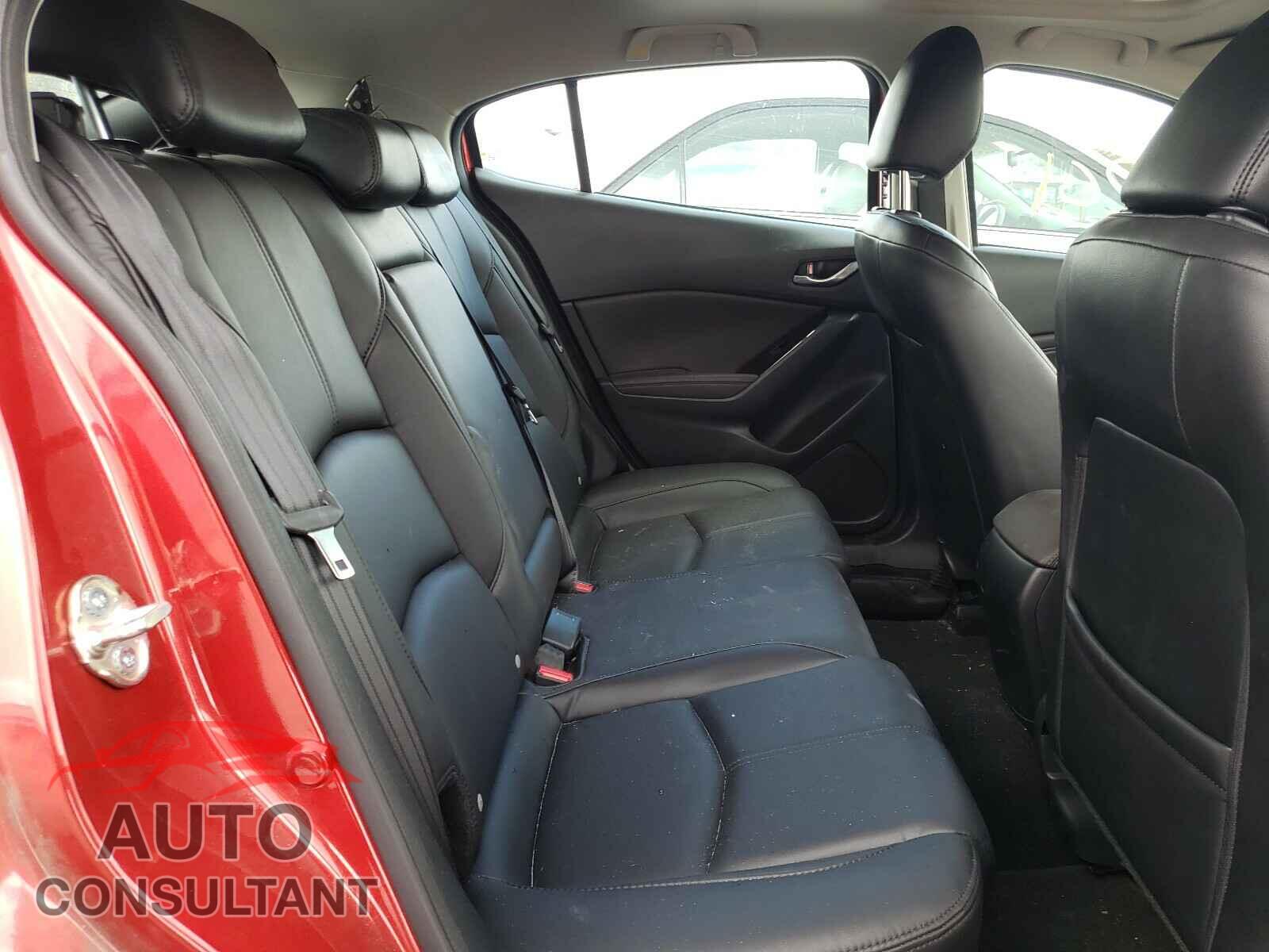 MAZDA 3 2018 - 3MZBN1L31JM221754