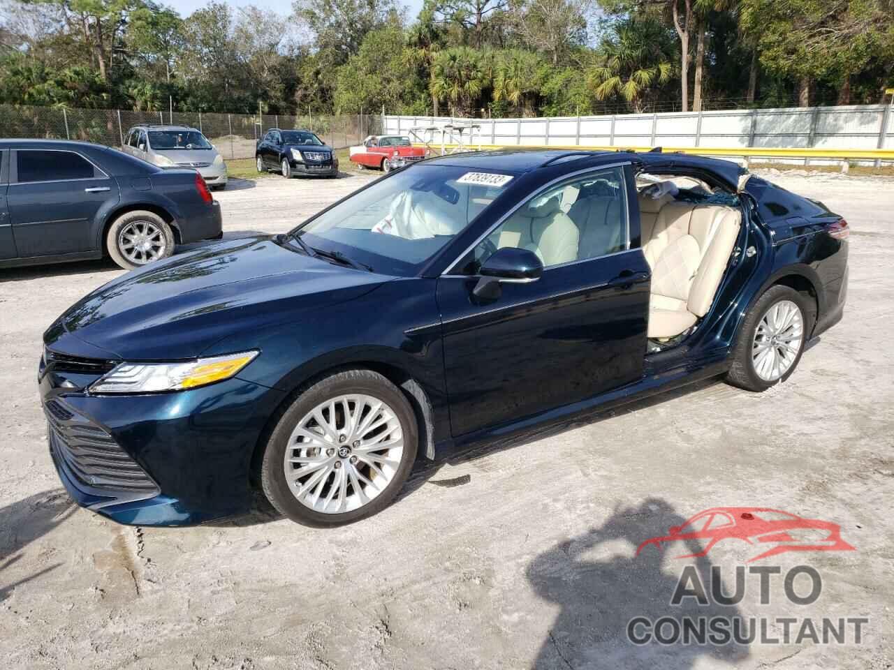 TOYOTA CAMRY 2019 - 4T1B11HK3KU809923