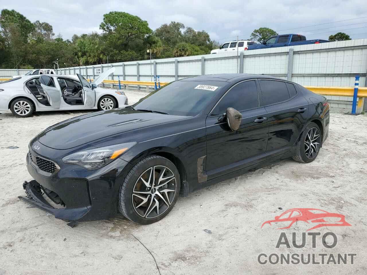 KIA STINGER 2023 - KNAE35LD0P6128820