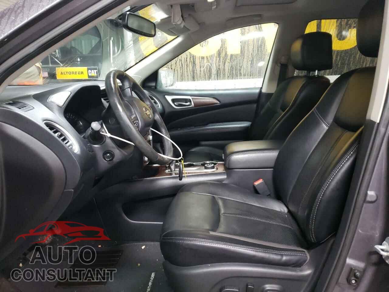 NISSAN PATHFINDER 2017 - 5N1DR2MM2HC614697