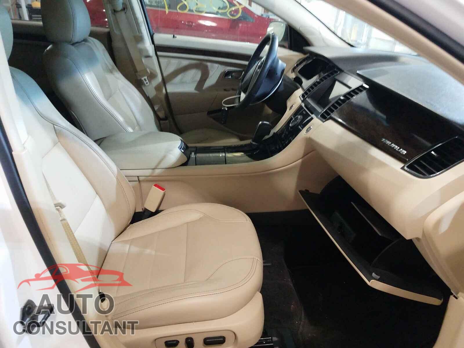 FORD TAURUS 2018 - 1FAHP2F87JG104085
