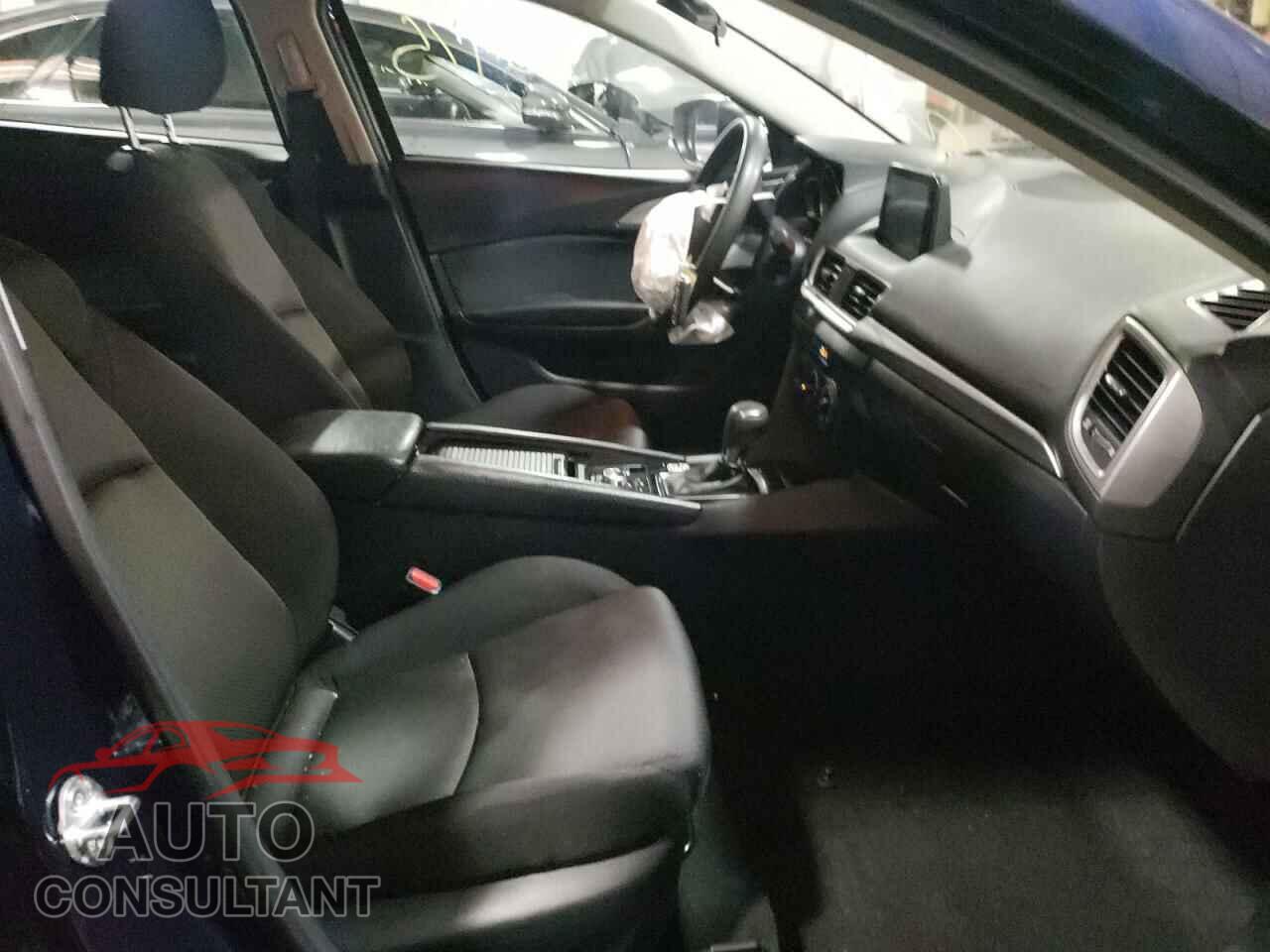 MAZDA 3 2018 - 3MZBN1U76JM215580