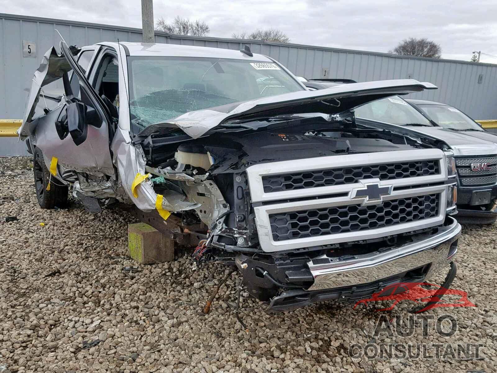 CHEVROLET SILVERADO 2015 - 5FNRL5H35HB011759