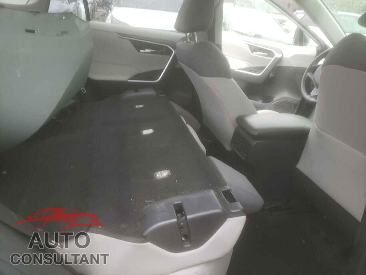TOYOTA RAV4 2021 - JTMP1RFV7MD078213