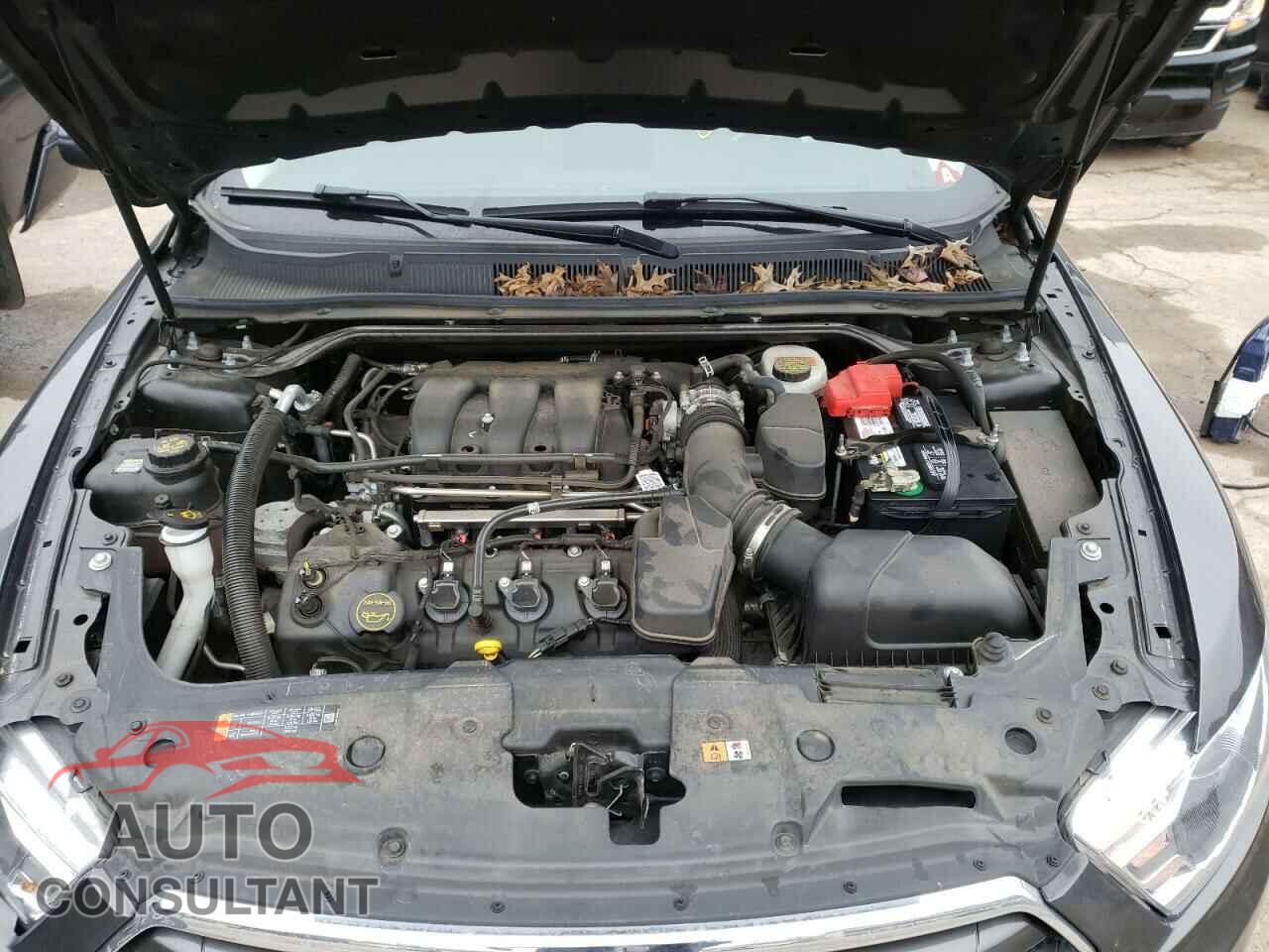 FORD TAURUS 2018 - 1FAHP2F81JG128317