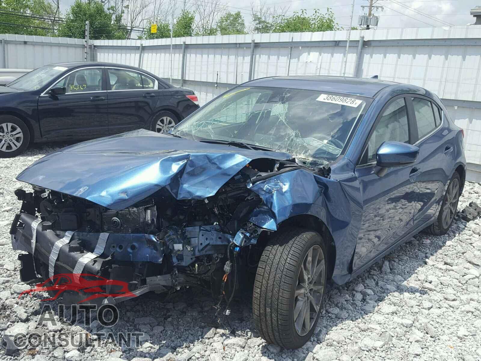 MAZDA 3 2018 - 3MZBN1M39JM204800