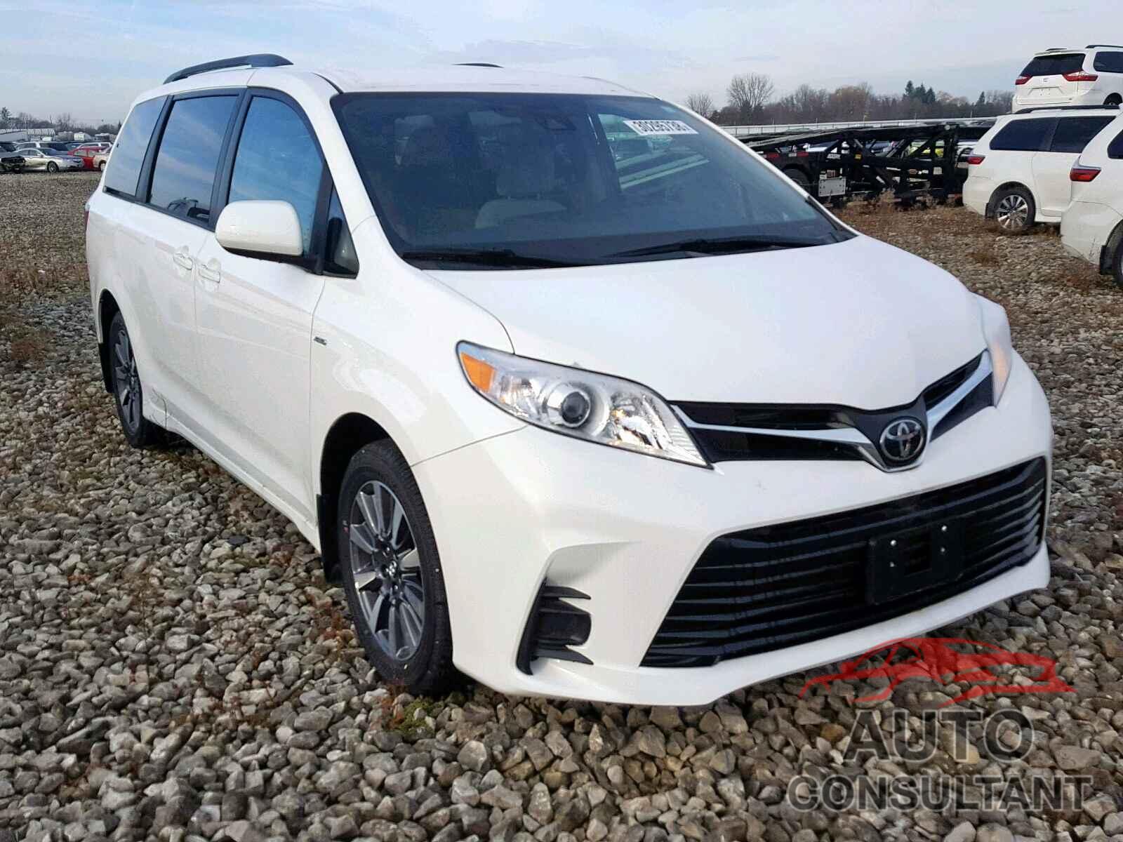 TOYOTA SIENNA 2018 - 5TDJZ3DC8JS192153