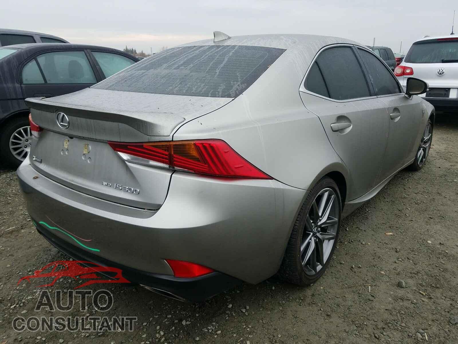 LEXUS IS 2018 - JTHC81D2XJ5032478