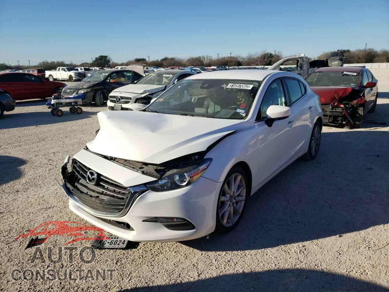 MAZDA 3 2017 - 3MZBN1L76HM127110