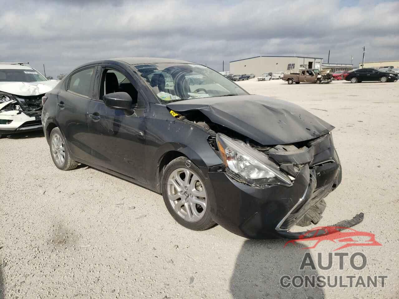 TOYOTA YARIS 2018 - 3MYDLBYVXJY306555