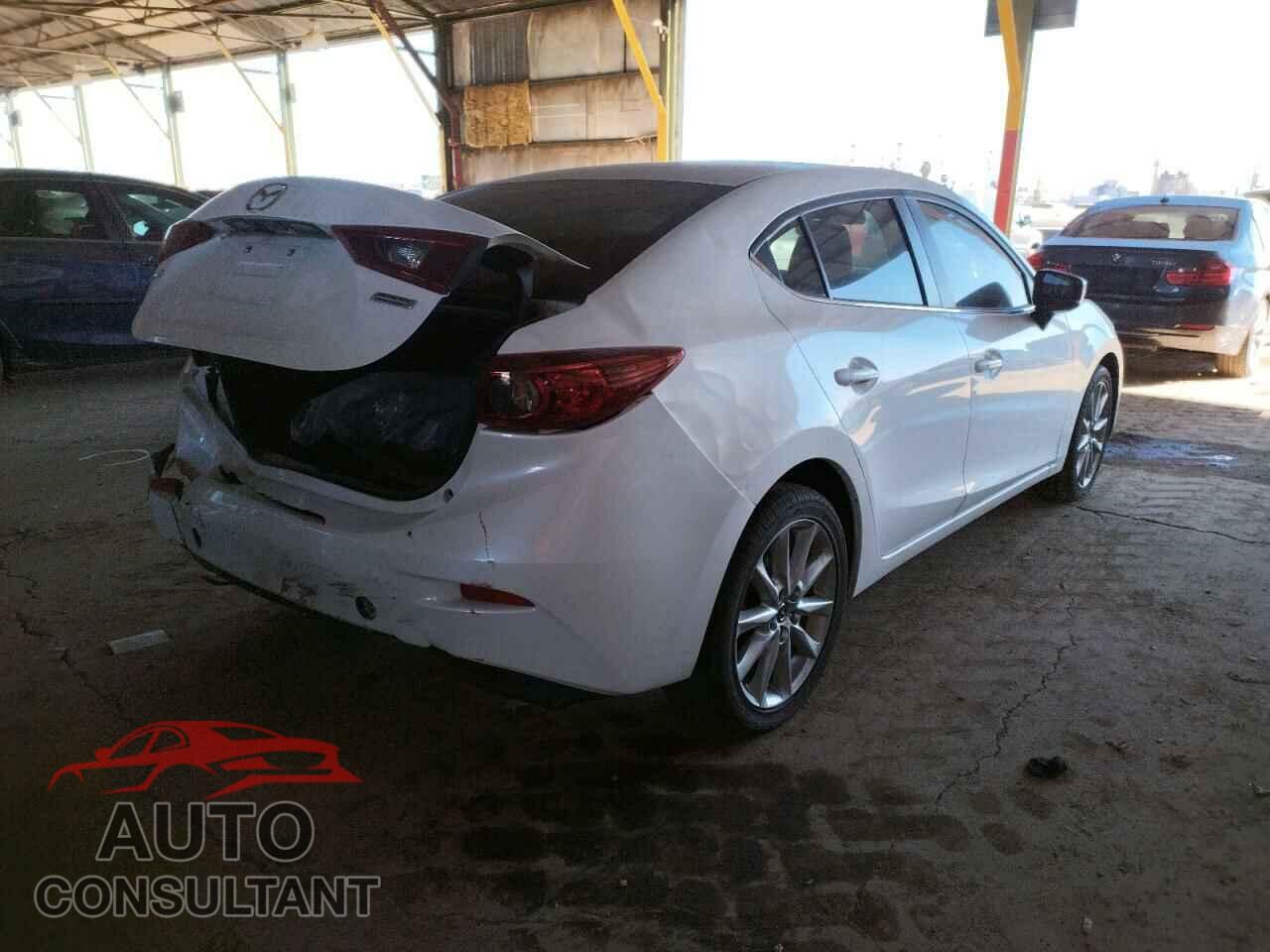 MAZDA 3 2017 - 3MZBN1V76HM121952