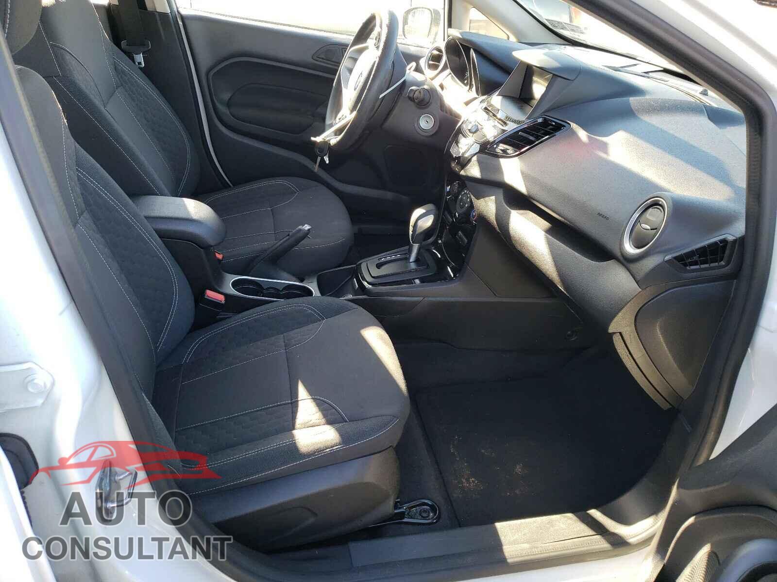 FORD FIESTA 2019 - 3FADP4BJ5KM138097