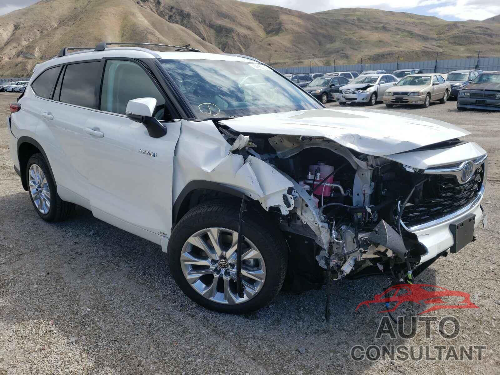 TOYOTA HIGHLANDER 2021 - 5TDXBRCHXMS522250